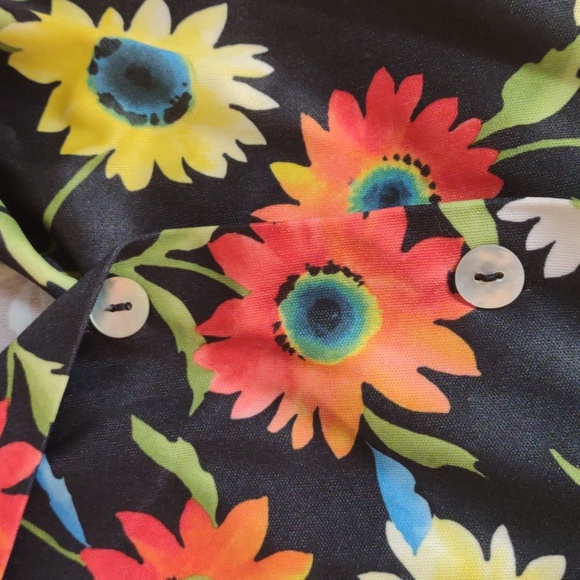Vintage 70's Black w/Daisies Short Sleeved Button Up Blouse -Modern Edge Sz LG - Picture 15 of 16